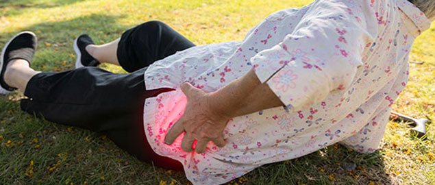 Senior suffering from hip pian Dr. Nick Kubler, DC Oakland